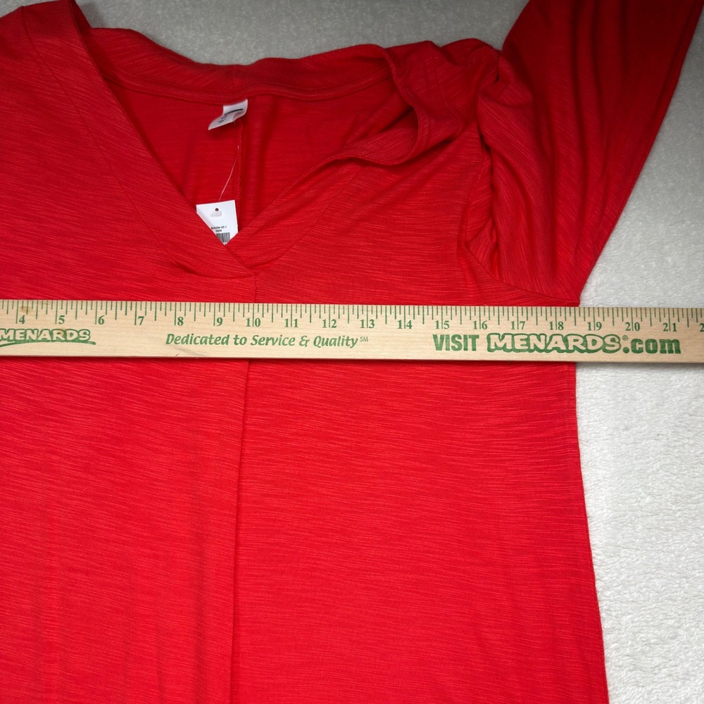 Old Navy Luxe V-Neck Long Sleeve Tee Red Slub Knit Top M Tall Minimalist NWT - Picture 4 of 7